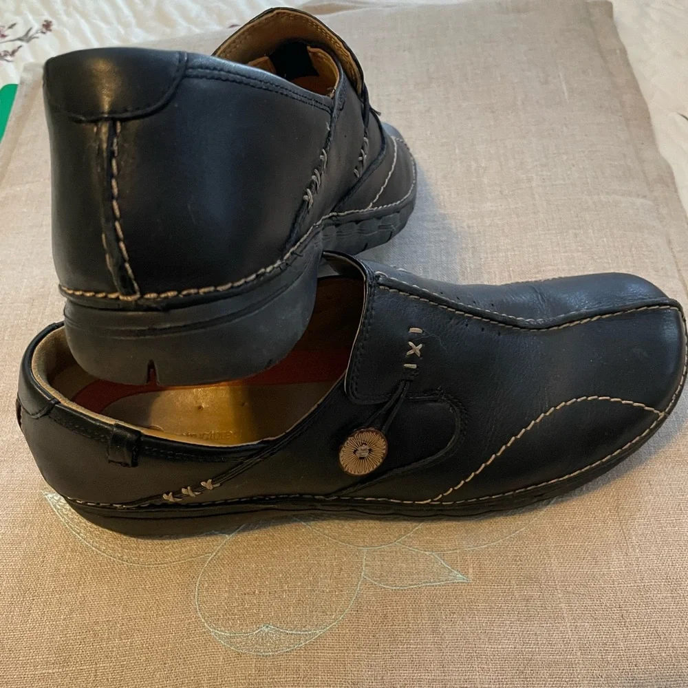 Clark’s Unstructured Un Loop Black Leather Casual Slip-On Shoes - Picture 4 of 11
